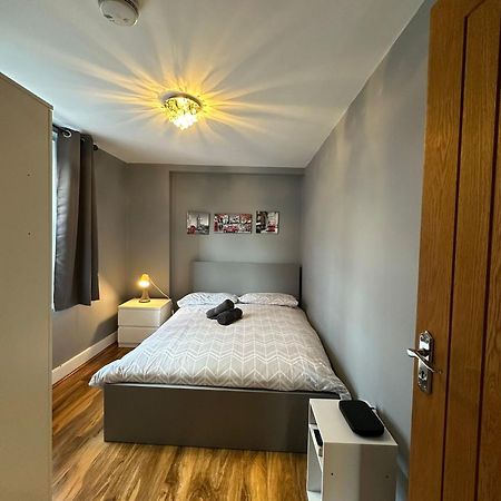 Lovely 2 Bedrooms Apartment 런던 외부 사진