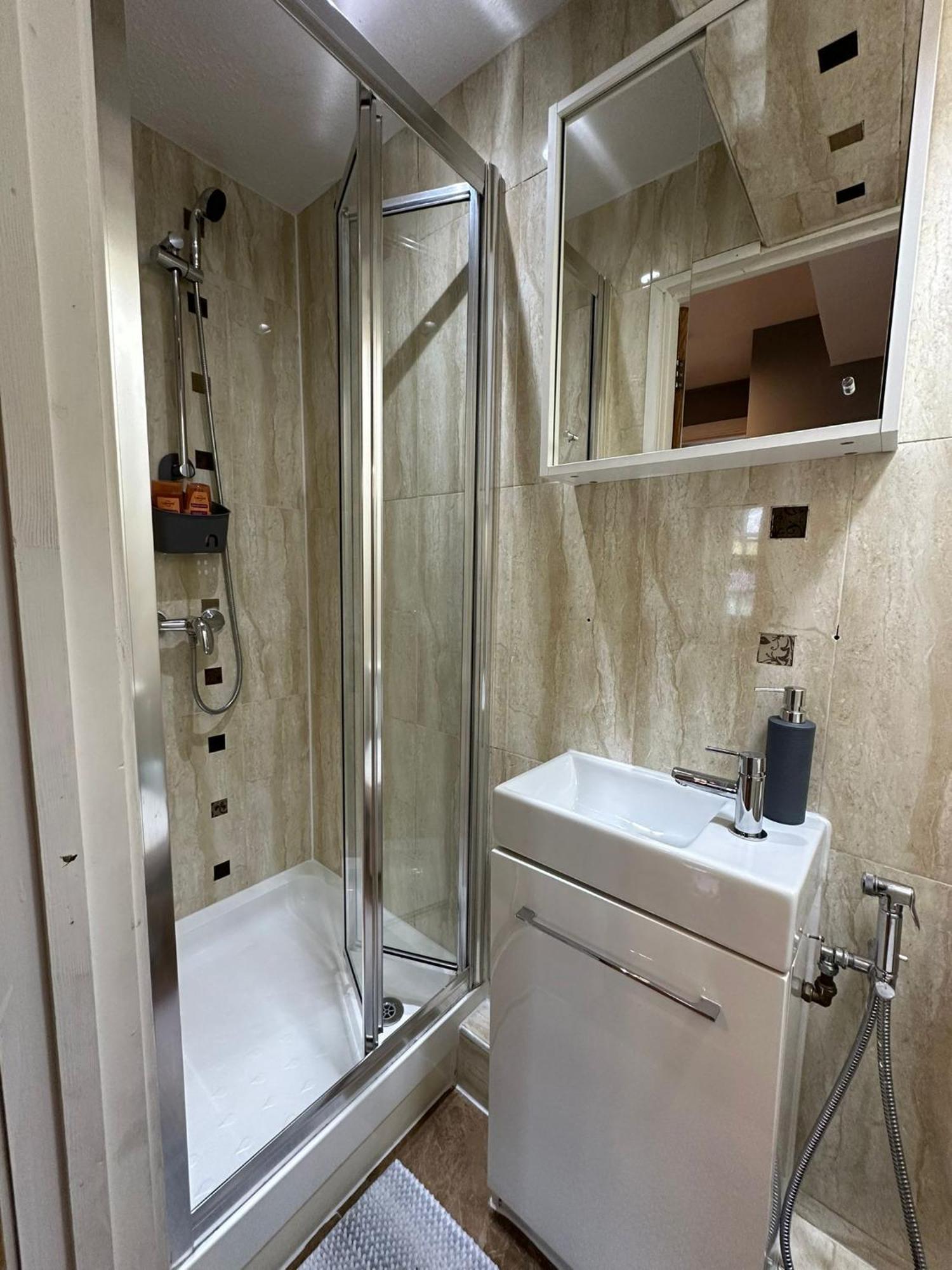 Lovely 2 Bedrooms Apartment 런던 외부 사진